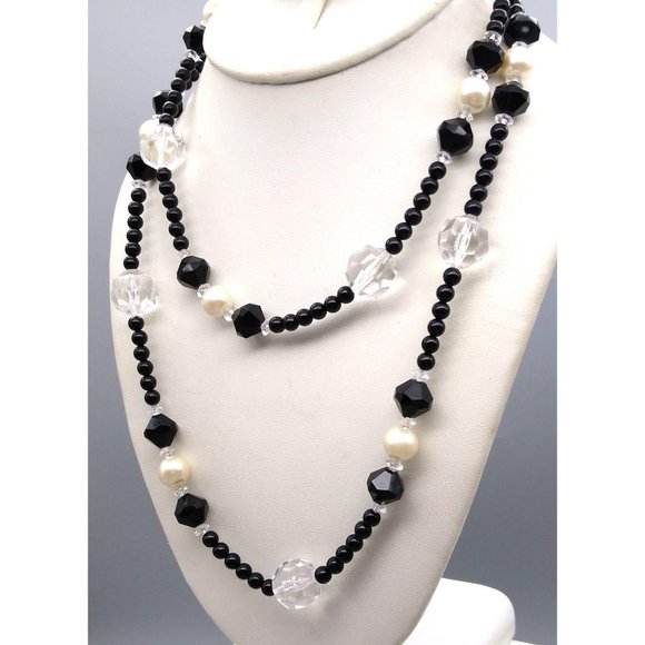 Avon Fabulous Facets Beaded Necklace, Faceted Black and Clear Acrylic Beads - Picture 1 of 5